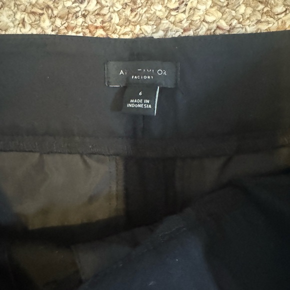 Ann Taylor Dressy Shorts - Picture 2 of 6